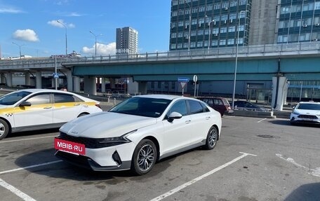 KIA K5, 2022 год, 1 800 000 рублей, 2 фотография