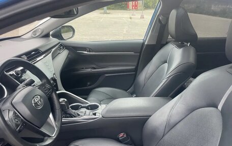 Toyota Camry, 2019 год, 2 550 000 рублей, 6 фотография