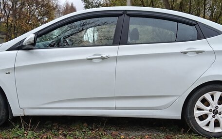 Hyundai Solaris II рестайлинг, 2013 год, 730 000 рублей, 3 фотография