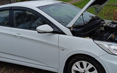 Hyundai Solaris II рестайлинг, 2013 год, 730 000 рублей, 13 фотография