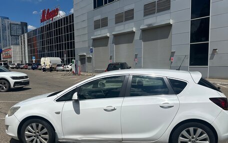 Opel Astra J, 2011 год, 500 000 рублей, 2 фотография