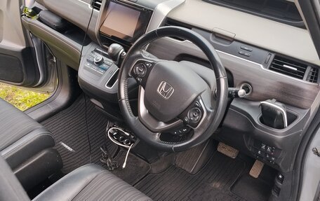 Honda Freed II, 2016 год, 1 290 000 рублей, 9 фотография