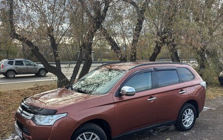 Mitsubishi Outlander III рестайлинг 3, 2012 год, 1 500 000 рублей, 2 фотография