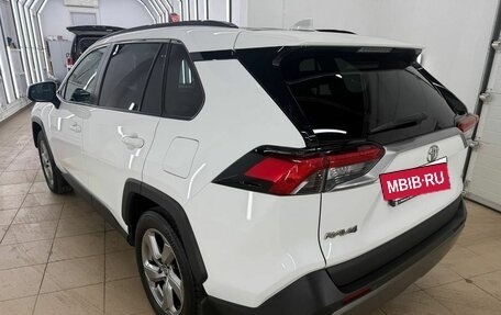 Toyota RAV4, 2021 год, 3 777 000 рублей, 5 фотография
