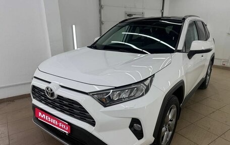 Toyota RAV4, 2021 год, 3 777 000 рублей, 3 фотография