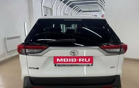 Toyota RAV4, 2021 год, 3 777 000 рублей, 6 фотография