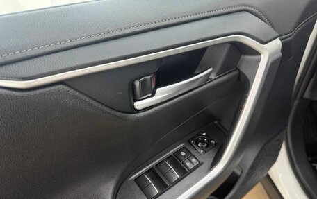 Toyota RAV4, 2021 год, 3 777 000 рублей, 14 фотография