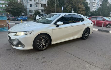 Toyota Camry, 2021 год, 3 200 000 рублей, 4 фотография