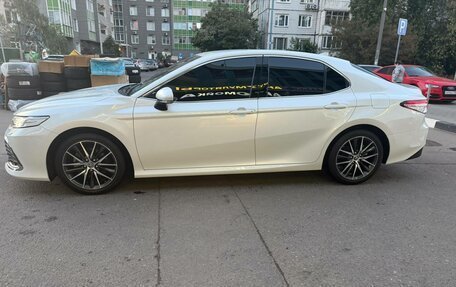 Toyota Camry, 2021 год, 3 200 000 рублей, 5 фотография