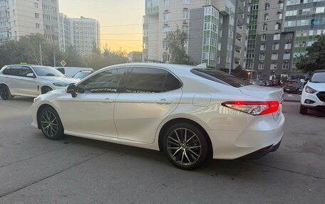Toyota Camry, 2021 год, 3 200 000 рублей, 6 фотография