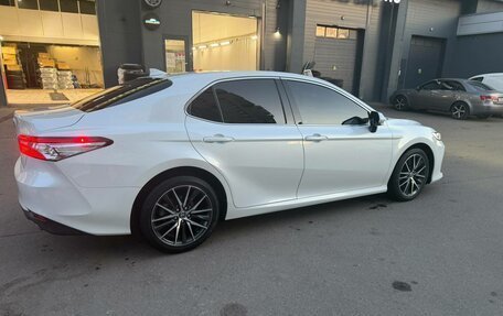 Toyota Camry, 2021 год, 3 200 000 рублей, 9 фотография