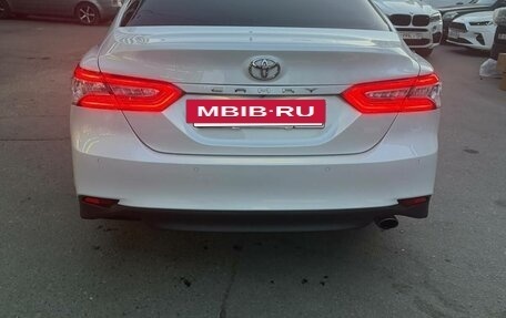 Toyota Camry, 2021 год, 3 200 000 рублей, 8 фотография