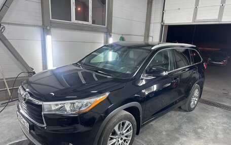 Toyota Highlander III, 2014 год, 2 850 000 рублей, 2 фотография