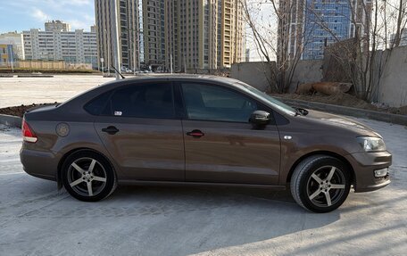 Volkswagen Polo VI (EU Market), 2015 год, 880 000 рублей, 2 фотография