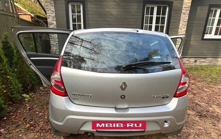 Renault Sandero I, 2011 год, 600 000 рублей, 3 фотография