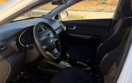 KIA Rio III рестайлинг, 2013 год, 860 000 рублей, 3 фотография
