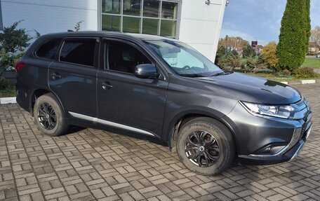 Mitsubishi Outlander III рестайлинг 3, 2018 год, 2 800 000 рублей, 3 фотография
