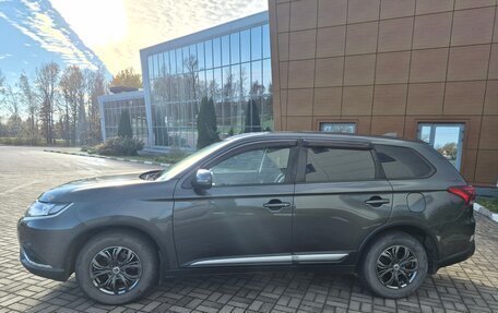 Mitsubishi Outlander III рестайлинг 3, 2018 год, 2 800 000 рублей, 5 фотография