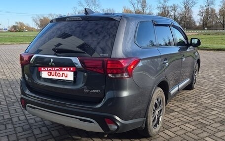 Mitsubishi Outlander III рестайлинг 3, 2018 год, 2 800 000 рублей, 7 фотография