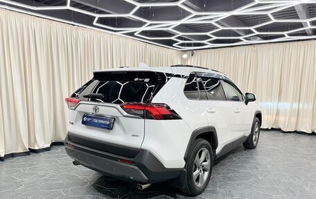 Toyota RAV4, 2019 год, 3 249 900 рублей, 6 фотография