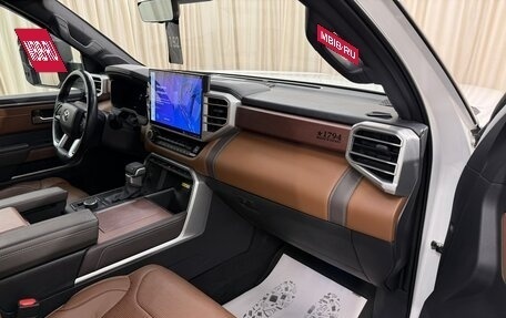 Toyota Tundra, 2022 год, 7 799 900 рублей, 12 фотография