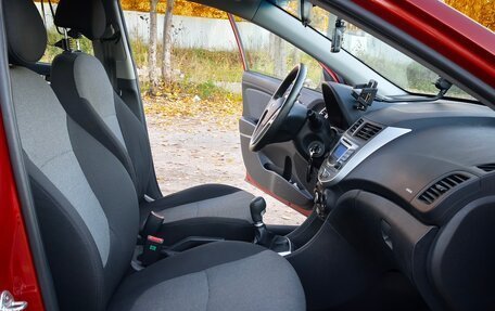 Hyundai Solaris II рестайлинг, 2011 год, 1 000 000 рублей, 11 фотография
