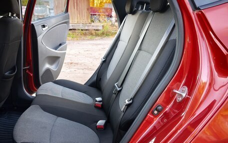 Hyundai Solaris II рестайлинг, 2011 год, 1 000 000 рублей, 9 фотография