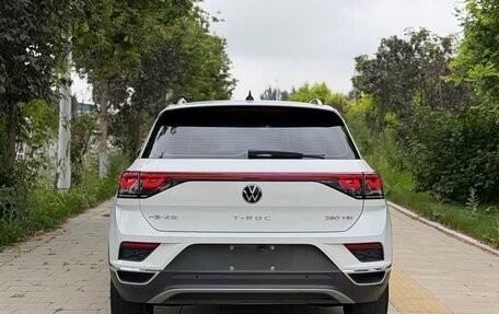 Volkswagen T-Roc I, 2023 год, 1 680 001 рублей, 5 фотография