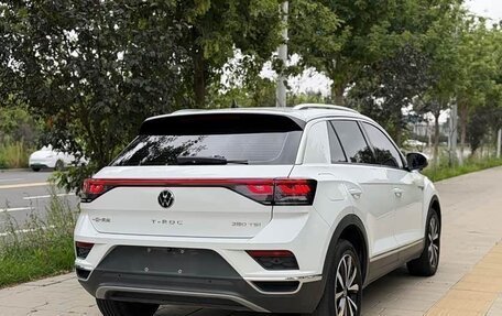 Volkswagen T-Roc I, 2023 год, 1 680 001 рублей, 4 фотография