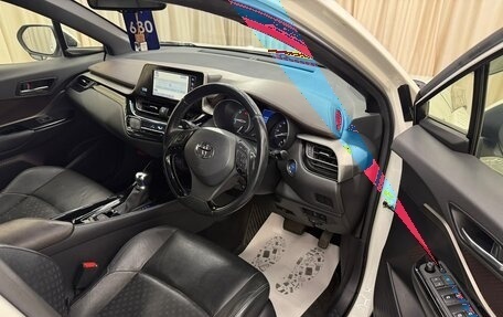 Toyota C-HR I рестайлинг, 2018 год, 1 899 000 рублей, 10 фотография