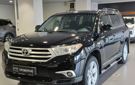Toyota Highlander III, 2013 год, 2 260 000 рублей, 2 фотография