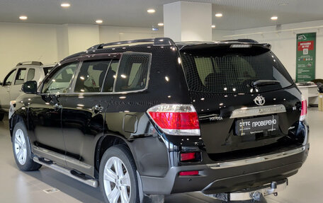 Toyota Highlander III, 2013 год, 2 260 000 рублей, 11 фотография