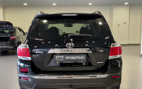 Toyota Highlander III, 2013 год, 2 260 000 рублей, 10 фотография
