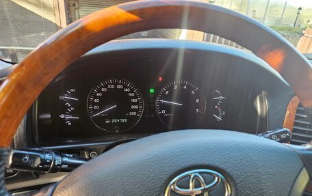 Toyota Land Cruiser 100 рестайлинг 2, 2007 год, 3 200 000 рублей, 2 фотография