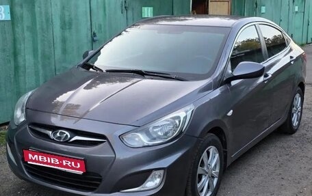 Hyundai Solaris II рестайлинг, 2011 год, 740 000 рублей, 2 фотография