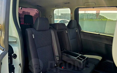 Toyota Voxy III, 2014 год, 1 390 000 рублей, 8 фотография
