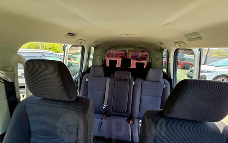 Toyota Voxy III, 2014 год, 1 390 000 рублей, 9 фотография