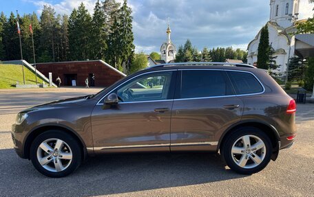 Volkswagen Touareg III, 2011 год, 2 650 000 рублей, 2 фотография