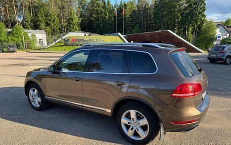 Volkswagen Touareg III, 2011 год, 2 650 000 рублей, 3 фотография