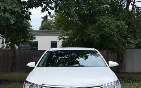 Toyota Camry, 2015 год, 1 800 000 рублей, 4 фотография