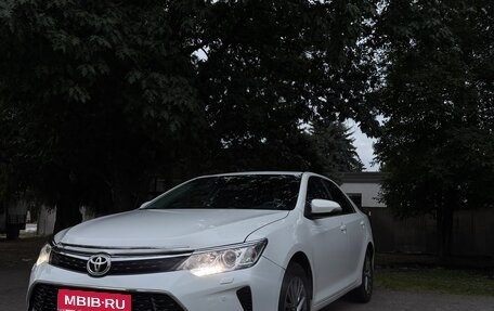 Toyota Camry, 2015 год, 1 800 000 рублей, 3 фотография