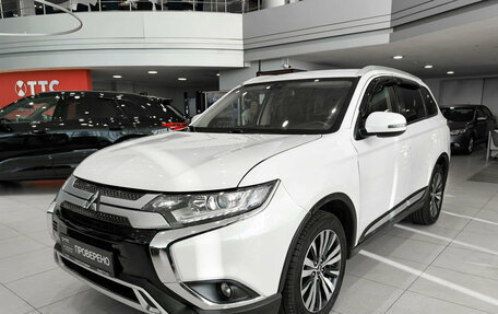 Mitsubishi Outlander III рестайлинг 3, 2018 год, 2 450 000 рублей, 5 фотография