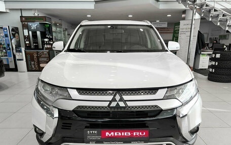 Mitsubishi Outlander III рестайлинг 3, 2018 год, 2 450 000 рублей, 6 фотография