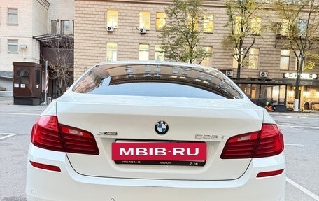BMW 5 серия, 2016 год, 1 900 000 рублей, 3 фотография