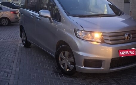Honda Freed I, 2013 год, 1 129 000 рублей, 5 фотография
