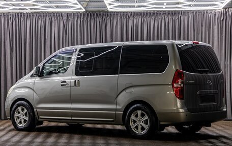 Hyundai H-1 II рестайлинг, 2010 год, 1 695 000 рублей, 4 фотография