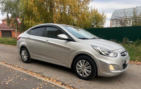 Hyundai Solaris II рестайлинг, 2011 год, 690 000 рублей, 3 фотография