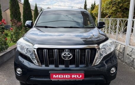 Toyota Land Cruiser Prado 150 рестайлинг, 2014 год, 3 000 000 рублей, 1 фотография