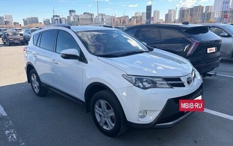 Toyota RAV4, 2015 год, 2 170 000 рублей, 2 фотография