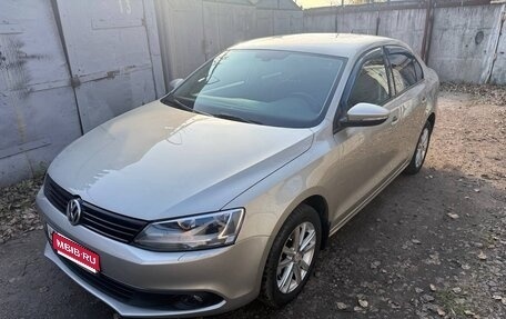 Volkswagen Jetta VII, 2012 год, 999 000 рублей, 1 фотография